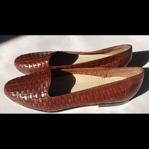 Trotters Shoes - Trotters women slip on shoes.
